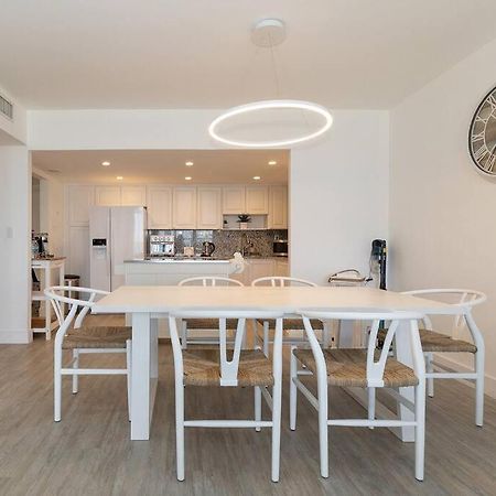 Stunning & Spacious Resort-Style Condo Across From Beach! Μαϊάμι Μπιτς Εξωτερικό φωτογραφία