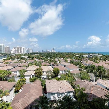 Stunning & Spacious Resort-Style Condo Across From Beach! Μαϊάμι Μπιτς Εξωτερικό φωτογραφία