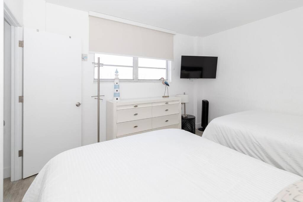 Stunning & Spacious Resort-Style Condo Across From Beach! Μαϊάμι Μπιτς Εξωτερικό φωτογραφία